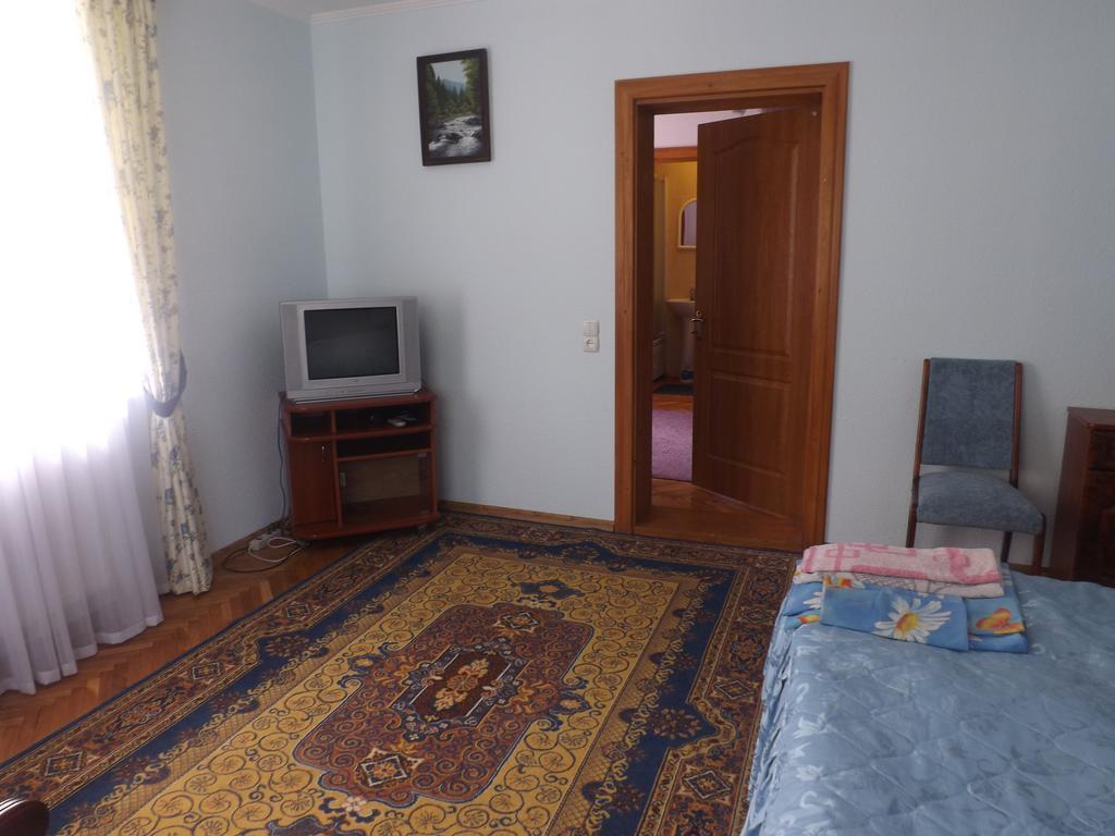 Rosinka Apartment Yaremche Ngoại thất bức ảnh